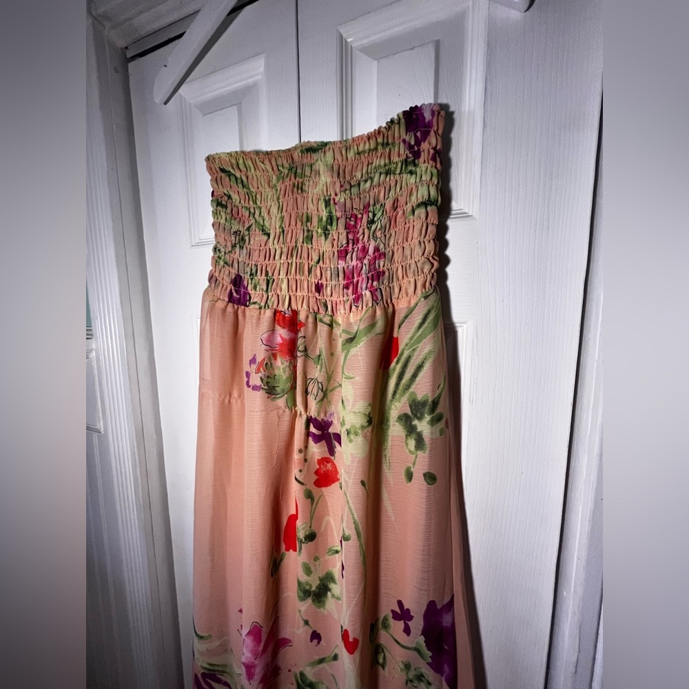 Strapless floral peach flowy maxi dress - Picture 2 of 3